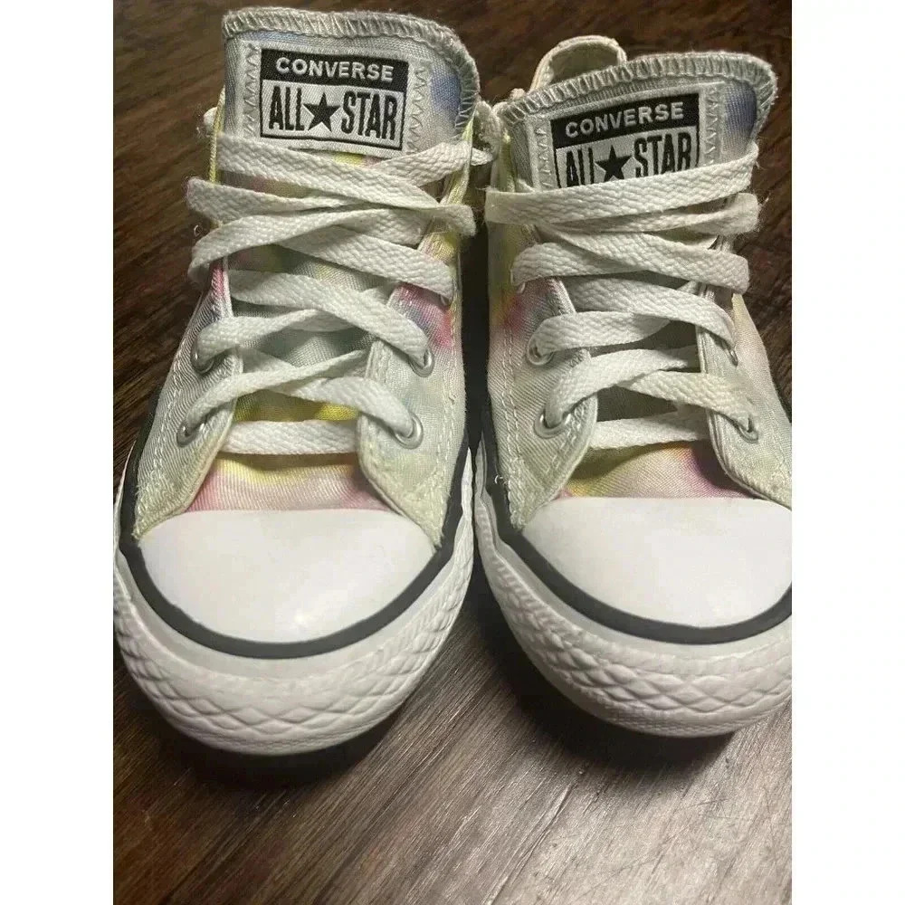 Girls, Tie-dye Converse Shoes, size‎ 2 - Picture 3 of 8